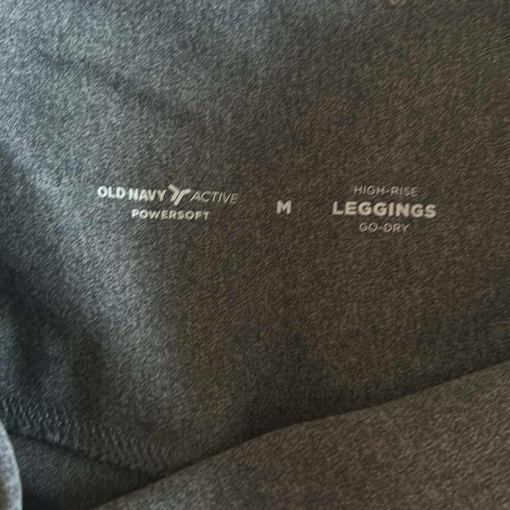 Old Navy Power Soft Hi Rise Cropped Leggings - Medium - Picture 3 of 3